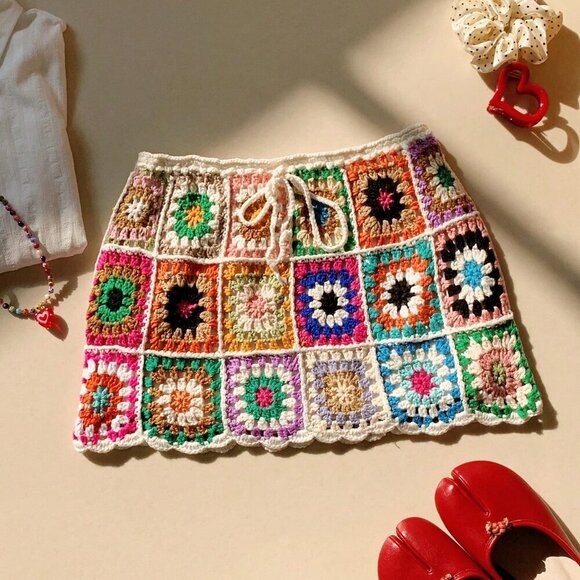 Multicolor Elegant Women's Colorful Floral Pattern Mini Knitted Skirt - Picture 3 of 3